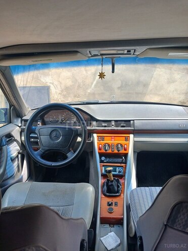 Mercedes E 220 1993, 420,000 km - 2.2 l - Bakı