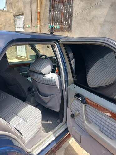 Mercedes E 220 1993, 420,000 km - 2.2 l - Bakı