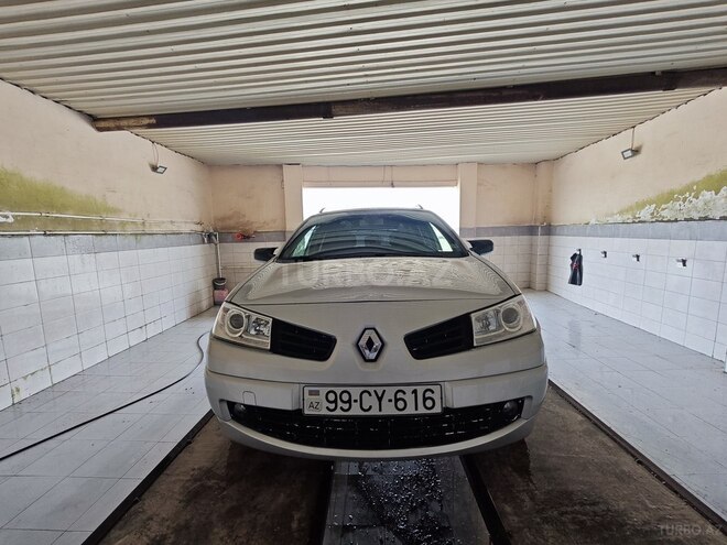Renault Megane 2006, 308,000 km - 1.5 l - Naftalan