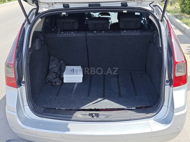 Renault Megane 2006, 308,000 km - 1.5 l - Naftalan