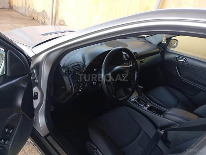 Mercedes C 180 2001, 260,300 km - 1.8 l - Salyan