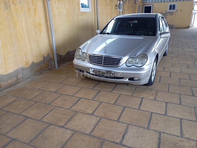 Mercedes C 180 2001, 260,300 km - 1.8 l - Salyan
