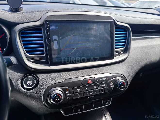 Kia Sorento-13