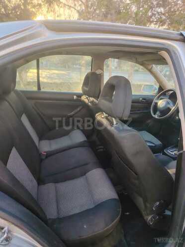Volkswagen Bora 2000, 200,000 km - 2.3 l - Şirvan