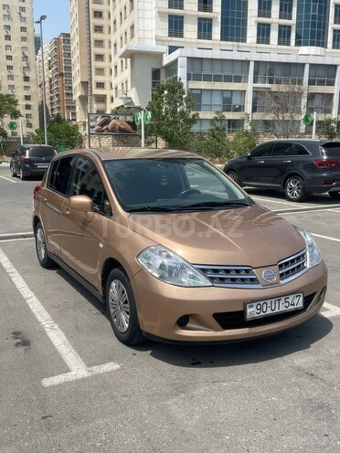 Nissan Tiida-5