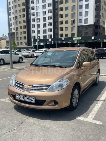 Nissan Tiida-4