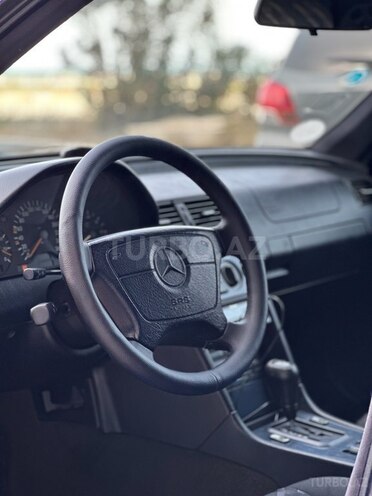Mercedes C 240 1998, 236,000 km - 2.4 l - Sumqayıt