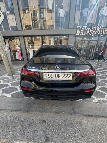 Mercedes E 300 e-5