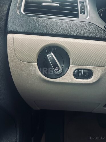 Volkswagen Jetta 2012, 74,000 km - 2.5 l - Bakı