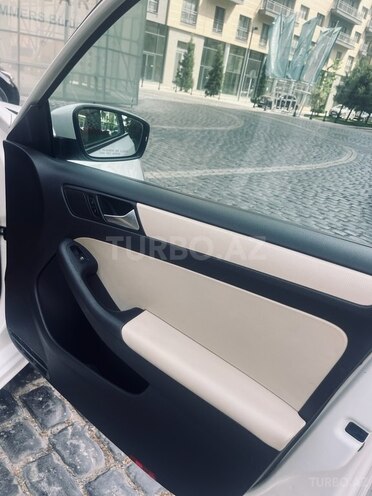 Volkswagen Jetta 2012, 74,000 km - 2.5 l - Bakı