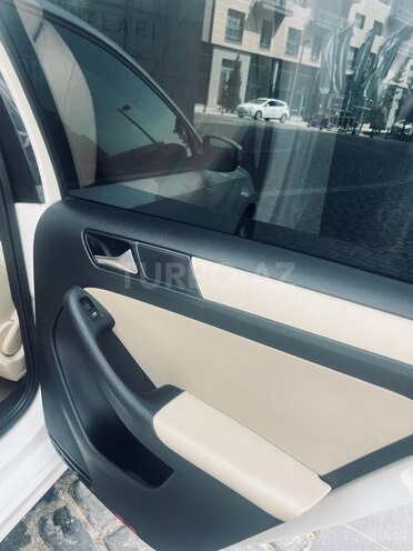 Volkswagen Jetta 2012, 74,000 km - 2.5 l - Bakı