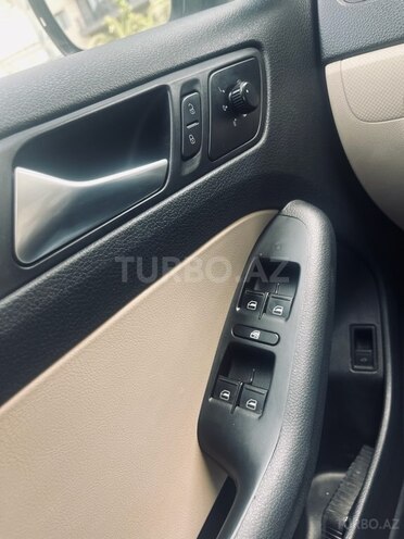 Volkswagen Jetta 2012, 74,000 km - 2.5 l - Bakı