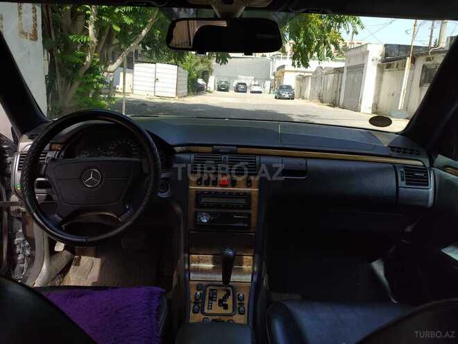 Mercedes E 240 1999, 560,000 km - 2.4 l - Bakı