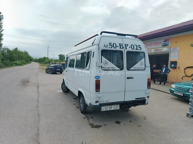 Mercedes 208 D 1994, 450,000 km - 2.3 л - Qusar
