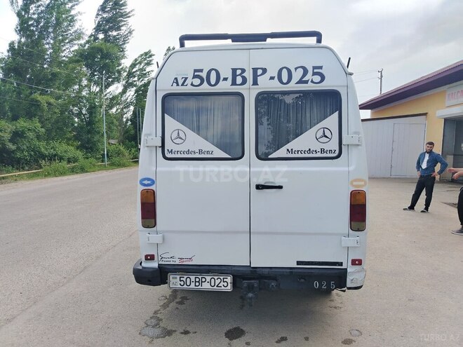 Mercedes 208 D 1994, 450,000 km - 2.3 л - Qusar