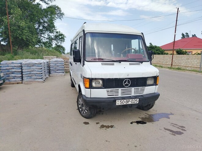 Mercedes 208 D 1994, 450,000 km - 2.3 л - Qusar