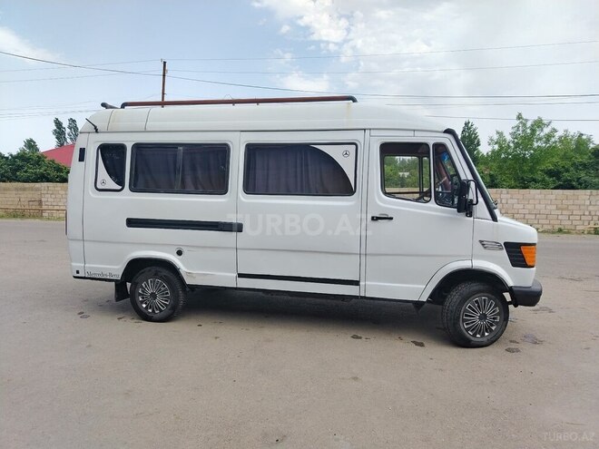 Mercedes 208 D 1994, 450,000 km - 2.3 л - Qusar