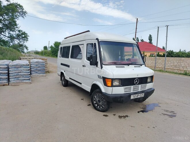 Mercedes 208 D 1994, 450,000 km - 2.3 л - Qusar