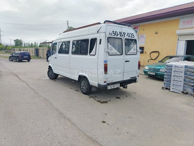 Mercedes 208 D 1994, 450,000 km - 2.3 л - Qusar