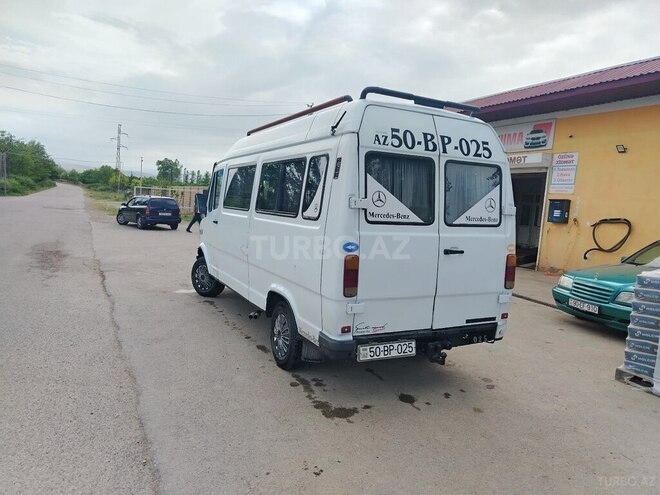 Mercedes 208 D 1994, 450,000 km - 2.3 л - Qusar