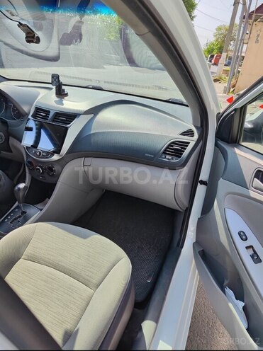 Hyundai Accent 2017, 200,796 km - 1.6 l - Bakı