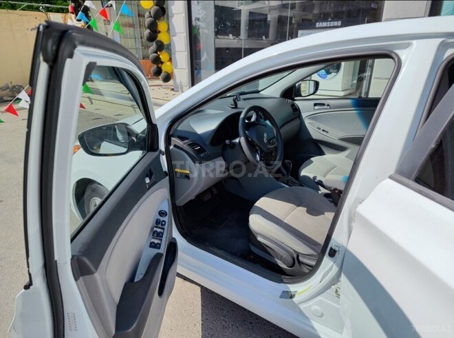 Hyundai Accent 2017, 200,796 km - 1.6 l - Bakı
