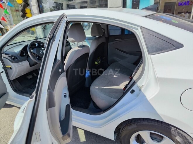 Hyundai Accent 2017, 200,796 km - 1.6 l - Bakı