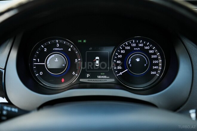 Hyundai Grandeur-10