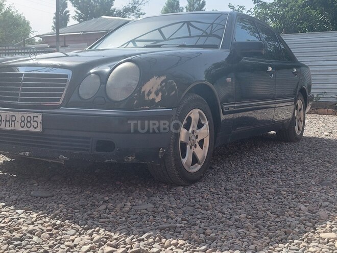 Mercedes E 300 1997, 560,512 km - 3.0 l - Beyləqan