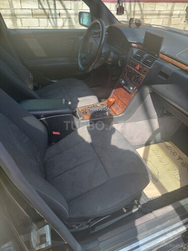 Mercedes E 300 1997, 560,512 km - 3.0 l - Beyləqan