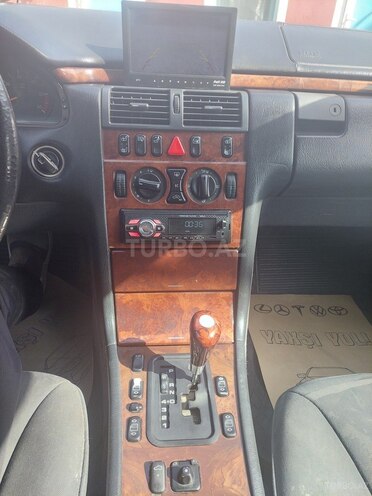 Mercedes E 300 1997, 560,512 km - 3.0 l - Beyləqan
