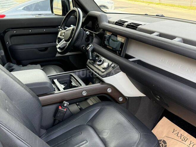 Land Rover Defender-6
