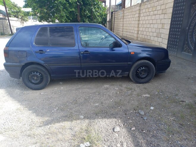 Volkswagen Golf 1995, 240,000 km - 1.8 l - Xaçmaz