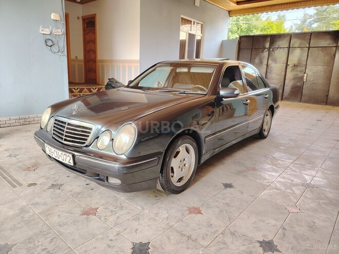 Mercedes E 220 d 2000, 427,012 km - 2.2 l - Ağstafa