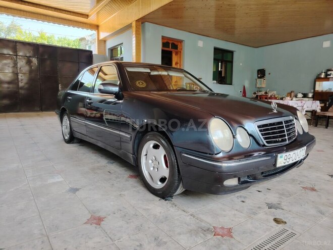 Mercedes E 220 d 2000, 427,012 km - 2.2 l - Ağstafa