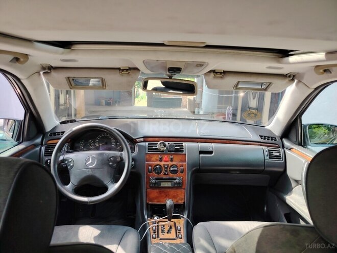 Mercedes E 220 d 2000, 427,012 km - 2.2 l - Ağstafa