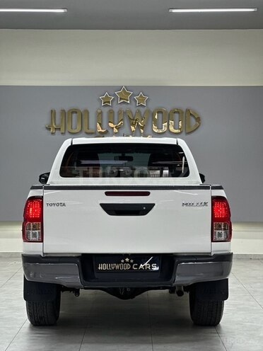 Toyota Hilux-9