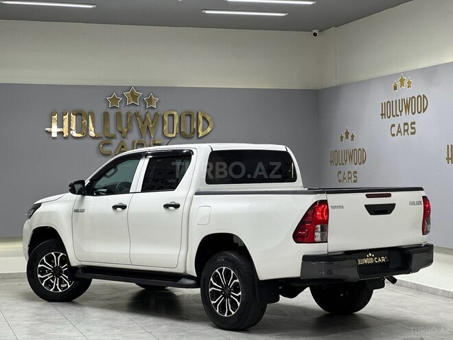 Toyota Hilux-7