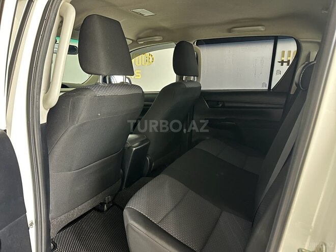 Toyota Hilux-20