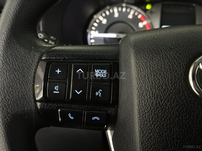 Toyota Hilux-24