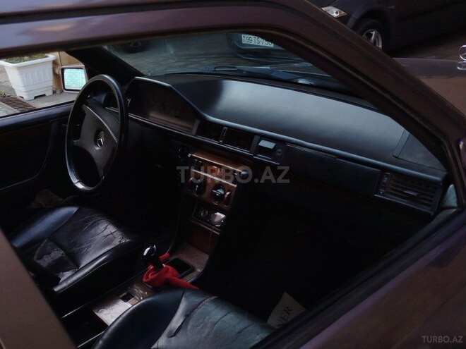 Mercedes E 200 d 1993, 258,963 km - 2.0 l - Bakı