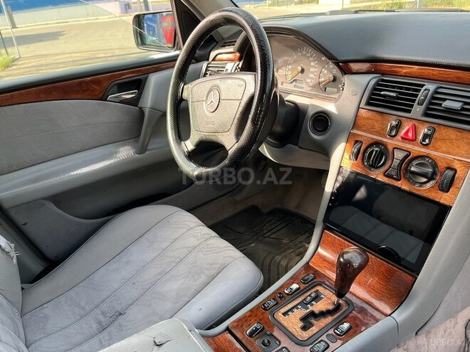 Mercedes E 200 1999, 360,095 km - 2.0 l - Bakı