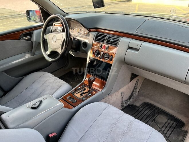 Mercedes E 200 1999, 360,095 km - 2.0 l - Bakı