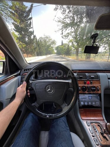 Mercedes E 200 1999, 360,095 km - 2.0 l - Bakı