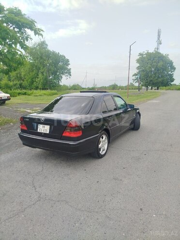 Mercedes C 200 1999, 200,000 km - 2.0 л - Qax