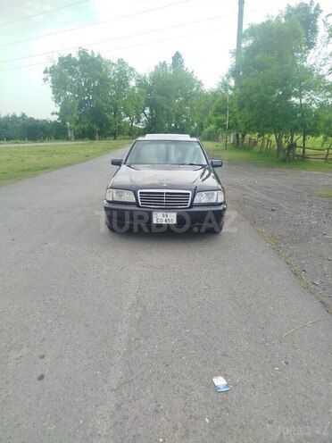 Mercedes C 200 1999, 200,000 km - 2.0 л - Qax