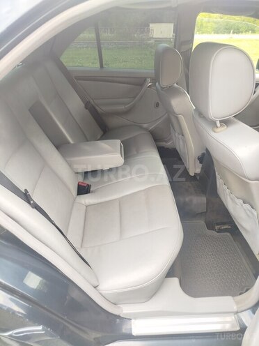 Mercedes C 200 1999, 200,000 km - 2.0 л - Qax