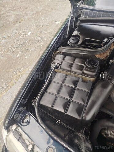 Mercedes C 200 1999, 200,000 km - 2.0 л - Qax