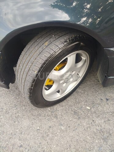 Mercedes C 200 1999, 200,000 km - 2.0 л - Qax