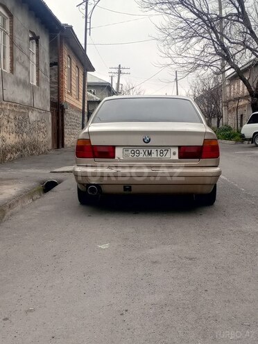 BMW 525 1989, 256,998 km - 2.5 l - Qax